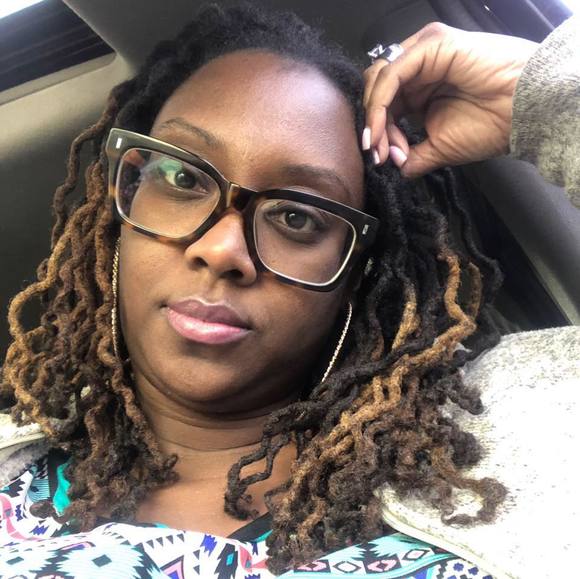 Meet your Posher, Carla - Picture 1 of 1